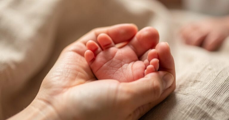 Endométriose et grossesse : impact sur l'immunité de bébé