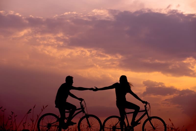 Femme qui réfléchit à sa relation toxique